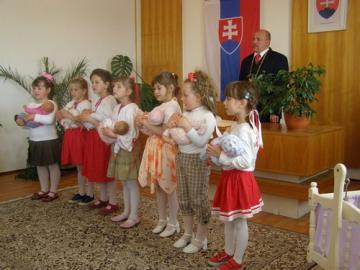 Vystúpenie detí z MŠ Pruské Vystúpenie detí z MŠ Pruské