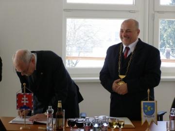 Zápis do pamätnej knihy obce Zápis do pamätnej knihy obce