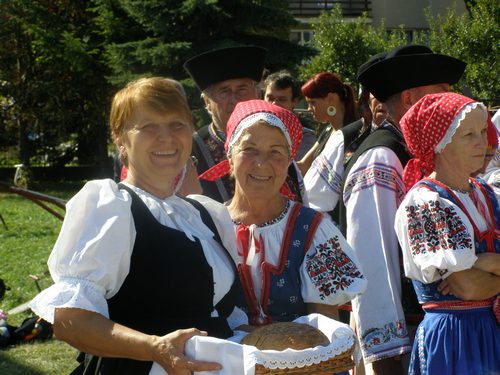 Fotogaléria Oslavy 765. výročia prvej písomnej zmienky (návšteva prezidenta, folklórny program) (40) Oslavy 765. výročia prvej písomnej zmienky (návšteva prezidenta, folklórny program)