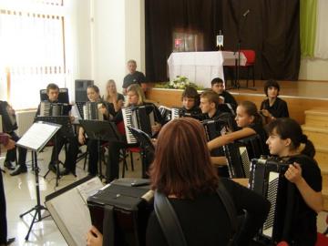Akordeónový orchester Úsmev z Trenčianskych Teplíc Akordeónový orchester Úsmev z Trenčianskych Teplíc