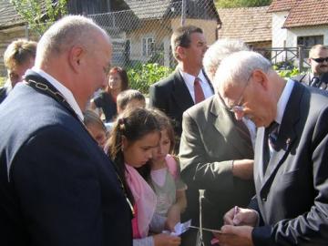 Ešte pár autogramov pre deti Ešte pár autogramov pre deti