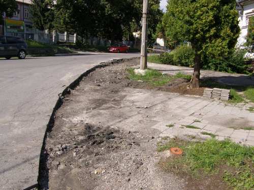 Fotogaléria Budovanie náučného chodníka H. Gavloviča - II. etapa z Programu obnovy dediny (38) Budovanie náučného chodníka H. Gavloviča - II. etapa z Programu obnovy dediny